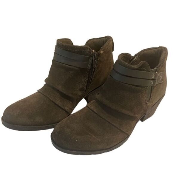 Earth Origins Oakland Odel Olive Green Side Zip Slip On Suede Booties Sz 7 NWOB - Picture 1 of 15